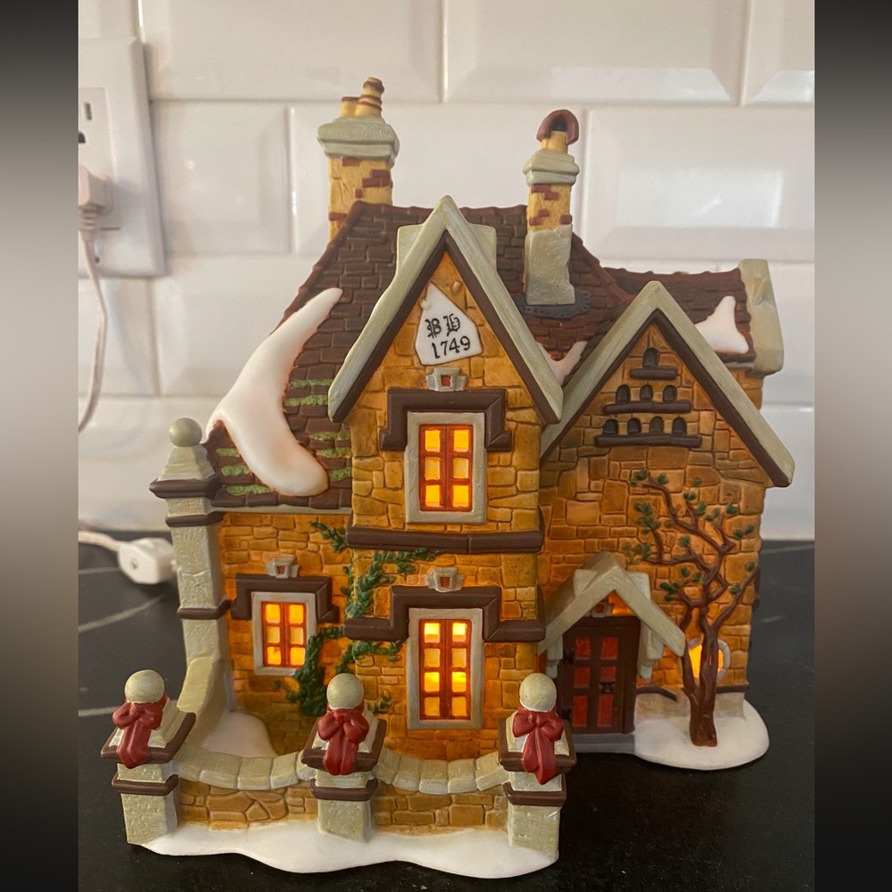 Dept 56 Tattyeave Knoll